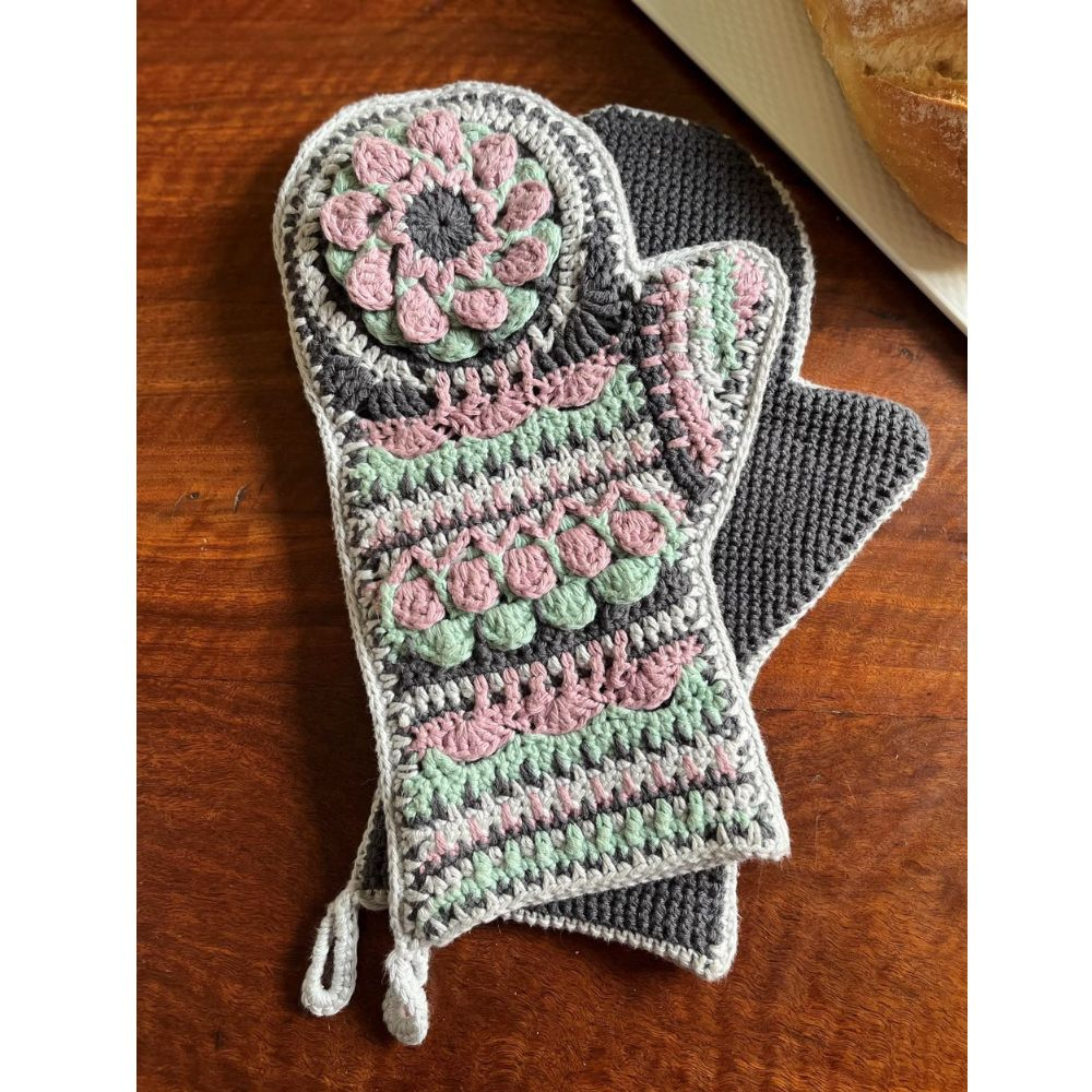 Flower oven mitts